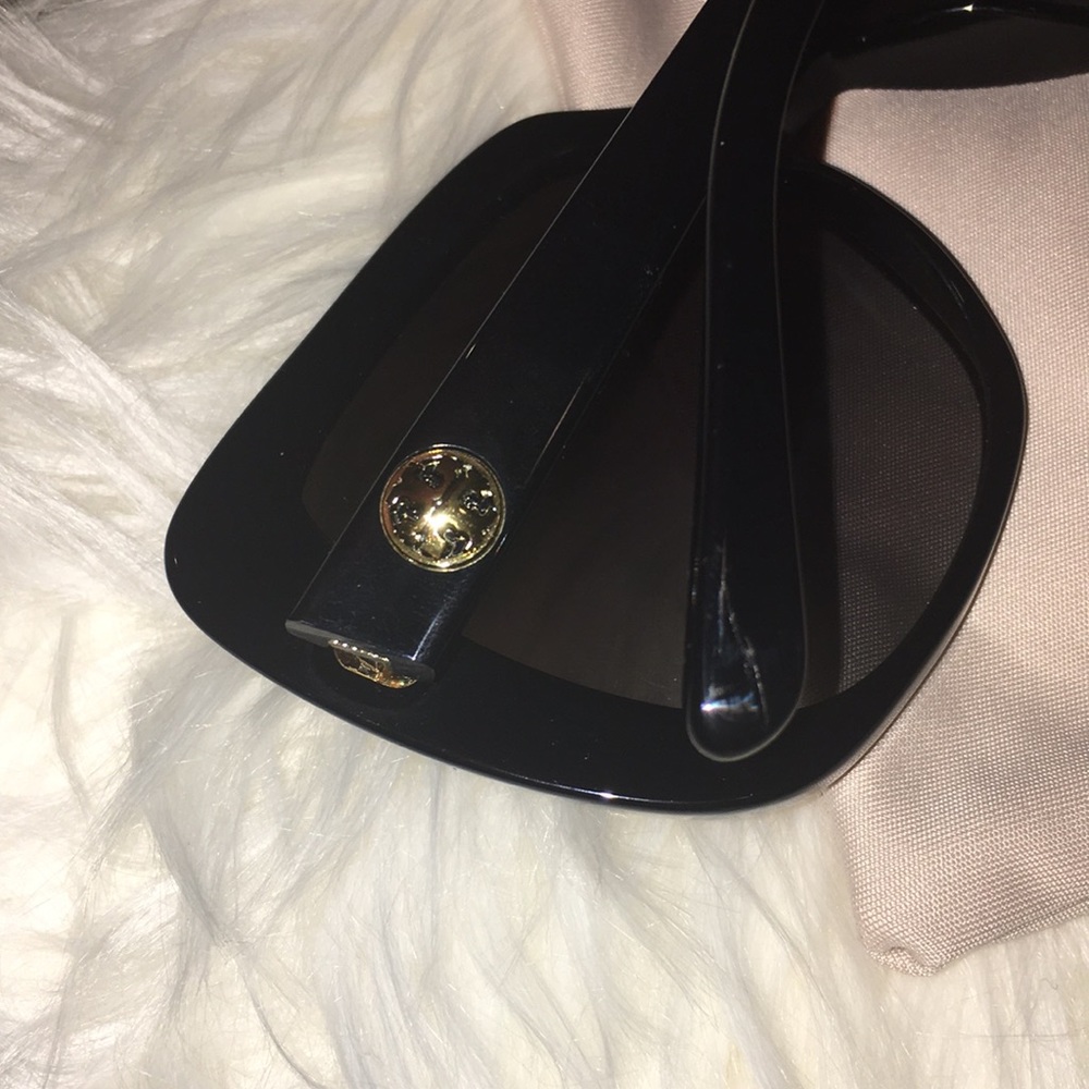 ☀️ New Item- Tory Burch SunGlasses ☀️ - Picture 3 of 6